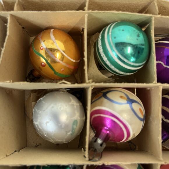 Set of 24 Vintage Mercury Glass Christmas Tree Ornaments Poland 1950s Original - Picture 8 of 16